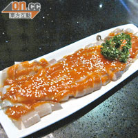 魷魚筒   $68 <br>原隻魷魚好新鮮，烤熟後爽口彈牙，滲透日式麵豉醬的鹹香味。