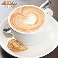 Cappuccino $38，$28（外賣）<br>Cappuccino沒有精緻的拉花，但第一口即感受到大量奶泡的香甜及張力，第二口就品嘗到咖啡的甘香及濃郁，正！