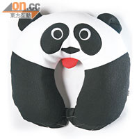 G.O.D.熊貓頸枕$180（b）<br>U字形枕其實可以很富玩味的，這款將熊貓圖案融入的可愛設計就很得女生的歡心，黑白雙色要襯衫亦容易，頸枕本身質地偏軟身，觸感舒適。