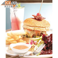 Prime Cheese Burger $158<Br>漢堡扒用澳洲牛肉打製而成，肉汁豐富，肉味也特別濃郁，是餐廳主打的招牌菜之一。