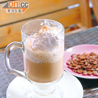 Latte Macchiato $35<br>選用危地馬拉咖啡豆，特別郁香，以高級即磨咖啡機沖製，愛啡人必試。