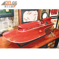 Thunderboat，Ferrari Hydroplane Model，仿1950年款式。$10,500