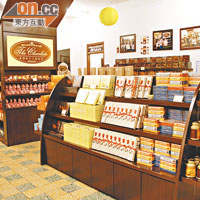 除了榴槤朱古力，The Chocolate Boutique內有60多款口味的朱古力供人選擇。