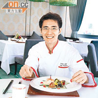 入行25年的大廚「今川幹也」鍾情烹調上海菜，加上日本人的飲食文化精神，做出獨有的個人風格。