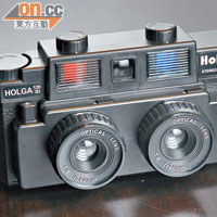 Holga 120 3D<br>近年由於3D相片熱潮興起，Holga亦順勢推出雙鏡頭的3D相機，能輕鬆拍出3D視覺效果的相片。