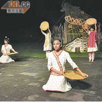 晚上的野火會，表演的都是年輕的太魯閣族人。