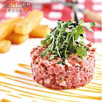 Beef Tartar au Couteau Stan Café Duck Fat Potatoes $208（晚市供應）<br>牛肉、蛋汁、茄汁等調味拌得好均勻，入口牛香蛋香齊迸發，口感更結實，水準比很多高級餐廳好。