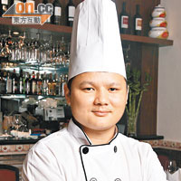 Chef Pun Hira Prasad雖然是尼泊爾人，卻有多年烹調西班牙菜經驗。