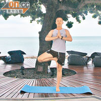 由倫敦遠道而來的專業導師Sean，鼓勵大家積極參加他的瑜伽班，有助提升身體靈活度。