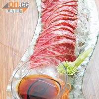 Beef Tataki $128<br>日本牛肉，肉味超濃；沾上店方自家調的醬油吃，惹味。