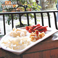 青城泡菜是青城4絕之一，雖然材料全屬下價菜，卻是青城人最愛的下飯菜。