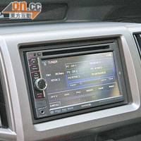 首展期間出車可免費升級輕觸式LCD顯示屏音響系統。