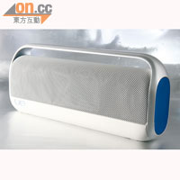 Logitech UE Boombox提供鋁壓製手柄，堅固得來易於攜帶。售價︰$2,299