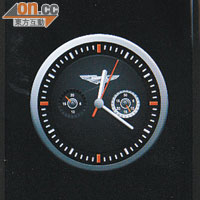 時鐘Widget仿儀錶板設計，勁有跑味！