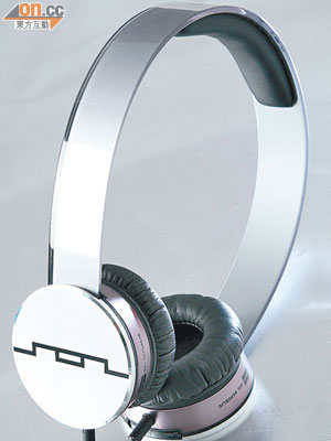 Tracks HD的頭帶、耳筒及耳線均可分拆。<BR>售價：$1,299