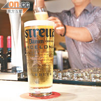 Estrella Damm Draught $68/大<BR>全港首間餐廳供應西班牙Estrella生啤，讓客人多一種選擇。