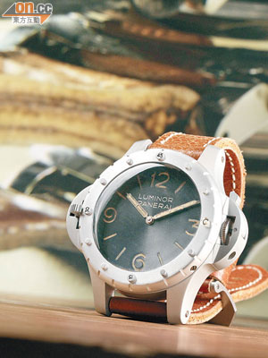 Ref : Panerai Double Crown Aluminium Case<BR>80年代為以色列海軍製作的手錶原型，罕見雙錶冠及鋁殼設計，全球僅有4枚。