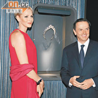 品牌全球總裁Stanislas de Quercize感謝夏琳王妃借出王冠作展覽。