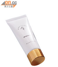 KINKA UV Cream SPF30 PA++ 防曬乳液蘊含豐富金箔成分，塗後不會掩蓋自然膚色，還能提升皮膚光澤。$499（e）