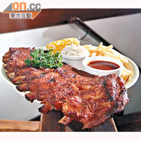 USA Real Smoked Ribs $208（b）<BR>這裏的肋骨以華氏175度煙熏上3小時，入味之餘，大大分足兩人享用，抵食之選。