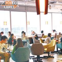 Wired Cafe注重空間，最適合與一大班朋友談天說地。