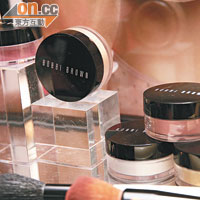 Retouching Powder備有5種色調，具定妝及修飾暗啞膚色的作用，預計2013年2月中發售。各$330 