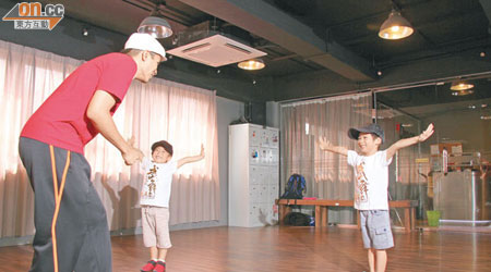 武藝舞能訓練小朋友的專注力及紀律性。