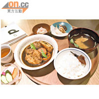 「三白」款式的「東京定食」配有魚肉蘿蔔煮、豆腐和白飯，￥1,680（約HK$158）。