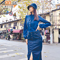 藍色圓帽 $895、RAW Sustainable牛仔布料連身裙（上海限定） $2,795