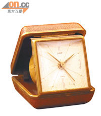 跳蚤市場的另一收穫摺合式德國鬧鐘，如此設計經已絕迹，售價$400。