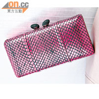 Kotur桃紅及黑色硬clutch $5,190