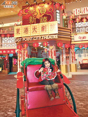 早已成為博物館藏品的人力車重現街頭，只因閣下已回到70年代，快來拍下歷史性一刻吧！