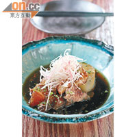 Obaasan's Wagyu Stew $118<br>將和牛肋肉、牛筋及牛腩浸牛肉汁至入味，再以慢煮方法炮製而成，味腍而入味，配鮮甜蘿蔔，是串燒以外的佐酒選擇。