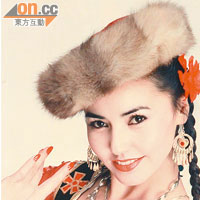 擁有美人胚子的帕莎，是典型的維吾爾族美女。