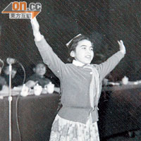 帕莎兒時第一次公開表演，是朗誦詩句，並非跳舞。