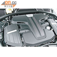引擎導入可變排量技術，負荷較輕時會自動關閉一半汽缸。