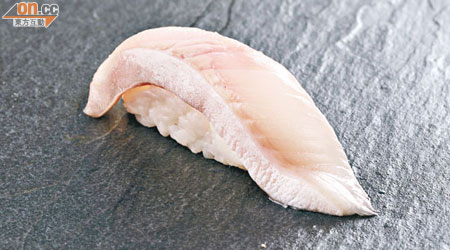 銀鱈魚壽司 $36/件<br>肉質肥美豐腴，帶豐潤魚油香，入口細嫩滑溜，就算不蘸豉油仍能吃到魚的鮮味。