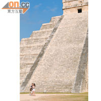 整個「El Castillo」共有4條樓梯，連最頂一級，合共有365級。