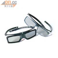 Sony推出兩款新3D眼鏡，左為主動式3D眼鏡，右為應用於X9000系列的被動式3D眼鏡。售價：待定