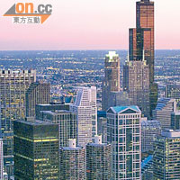 芝加哥城中匯聚摩天高廈，部分更曾是美國或全球最高的大樓。