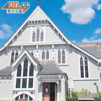 建於1887年的St. Mary's Cathedral Church，本是南島基督城的「居民」，1982年才移民至帕內爾。