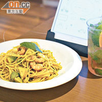 餐廳供應西式輕食，鮮蝦意大利粉￥850（約HK$65）、Mojito特飲￥500（約HK$38）。