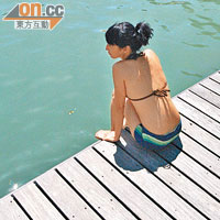 湖畔的泳棚，是瑞士人夏季假日的好去處。