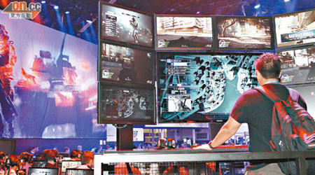 《Battlefield 4》指揮官試玩台設於高處，好有統領萬軍氣勢。