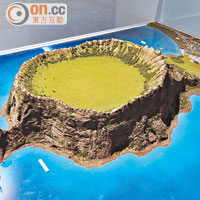 這個火山口模型，便是濟州著名景點城山日出峰。