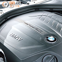 引擎導入BMW TwinPower Turbo技術，低轉扭力驚人。