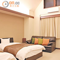 客房簡約舒適，面積亦較一般旅館大。