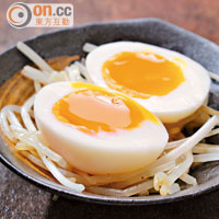 日本溏心蛋 $10隻<br>採用來自九州的雞蛋，簡單以鹽來調味，蛋白僅熟，蛋黃馥郁香濃。