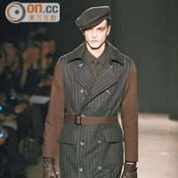 DAKS黑色的trench coat夠型格。