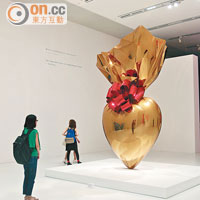 拍賣行常客Jeff Koons的《Sacred Heart》，據說靈感源自一粒心形朱古力。